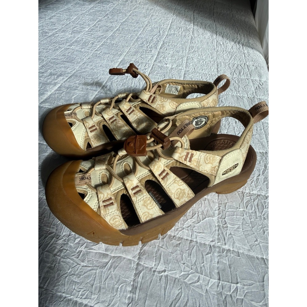 KEEN Newport H2 Smokey Bear Edition Sandals Tan 6.5 Women 8 Hiking Water Shoes